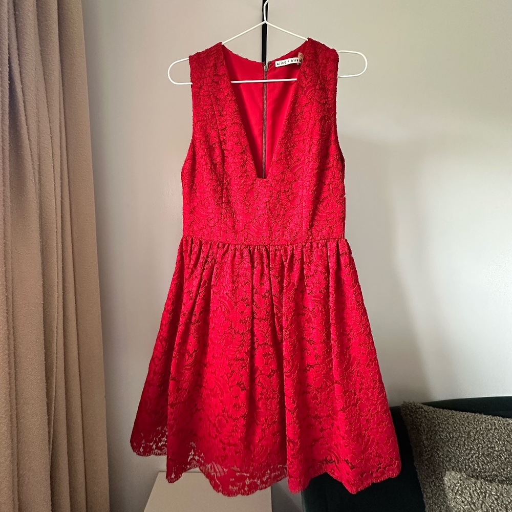 Alice + Olivia Kappa V-Neck Red Lace Cocktail Dress NWT